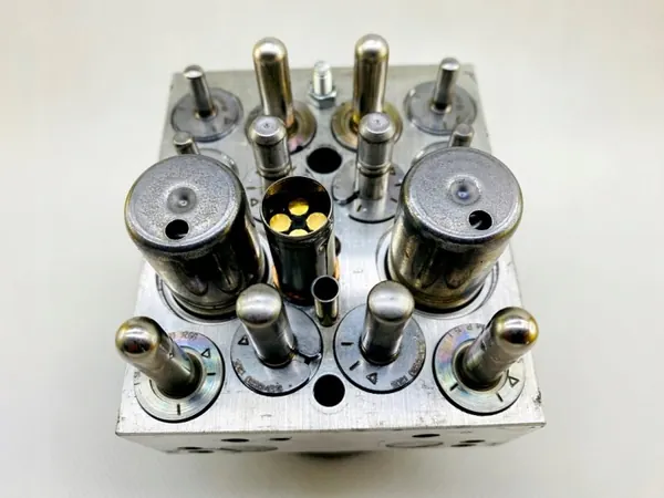 ABS Pump Block Renault Laguna Espace 8200808145 OEM 10096014443 image 4