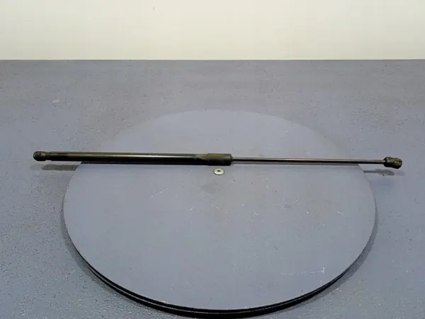 VW Touareg II 7P Support de Capot 7P6823359A image 6