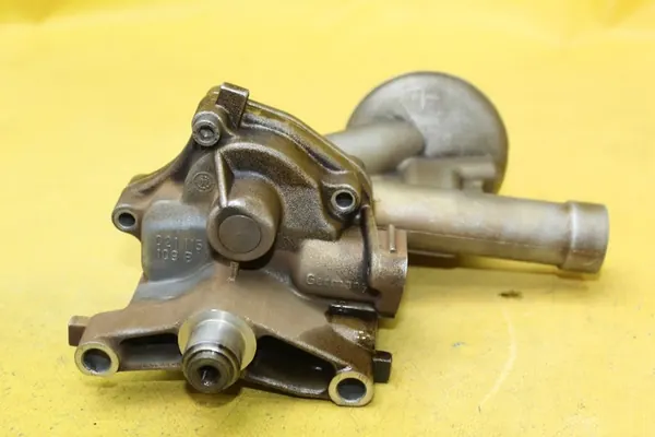 Öljypumppu SMOK Sharan 2.8 B AYL 021115109B image 4