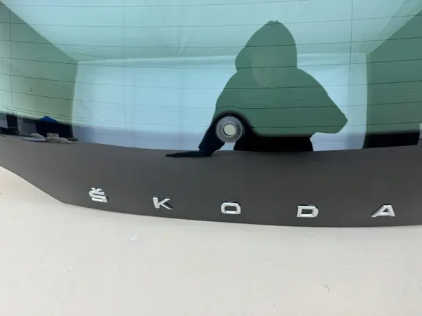 SKODA SCALA Achterruit OEM 657845049F - Gebruikt image 5