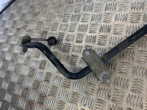 Volvo XC60 2019 Hintere Stabilisatorstange OEM 31387215 image 3