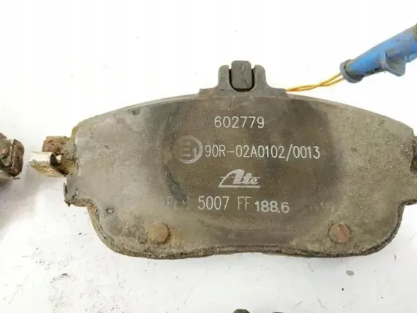 Pastilhas de travão dianteiras OEM 0004203002 Mercedes CLA image 7