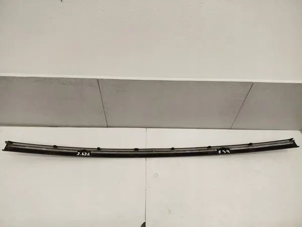 Takaluukun Kromilista BMW E39 image 2