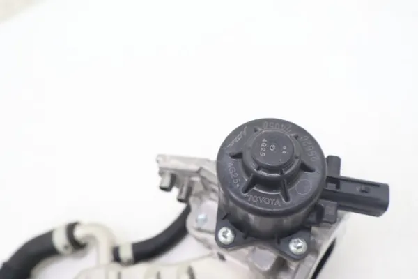 Refroidisseur EGR Lexus LM II 2.5 Hybride OEM 25680-25060 image 3