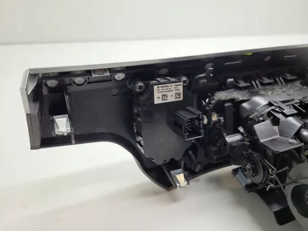 Rejilla ventilación central OEM 9192351 9115859 BMW 7 F01 image 8