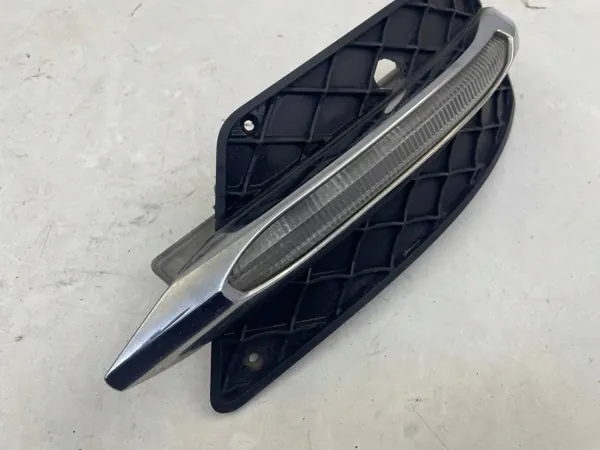 ZB606002 Grade Direita para Mercedes Classe C W204 AMG image 3