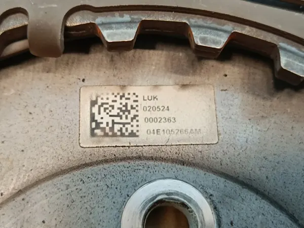 VW GOLF 8 VARIANT LIFT 1.5TSI 110KW 2024 VOLANTE DUAL OEM image 7