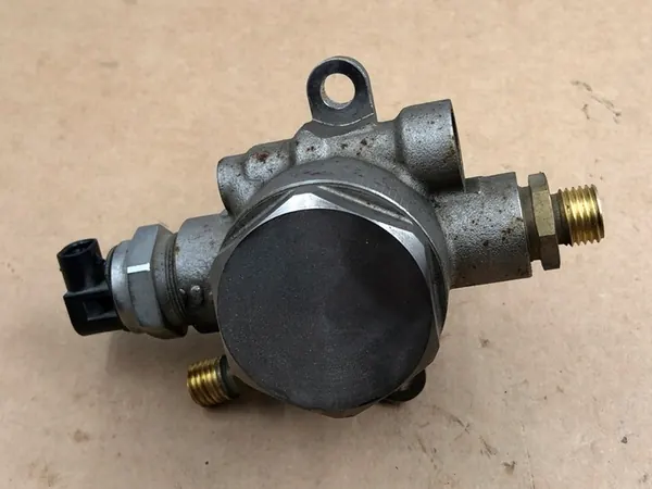 Polttoainepumppu Audi RS5 S4 S5 SQ5 Q7 Q8 OEM 06M 127 026 P image 3