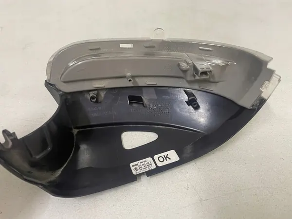 VW PASSAT CC JETTA Höger Spegelhus 3C8949102E image 4