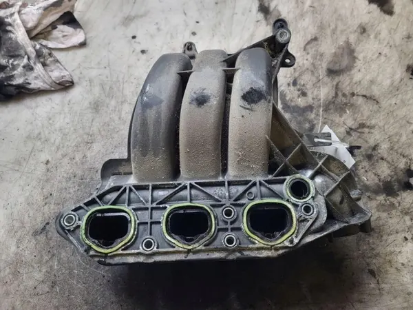 Intake Manifold VW POLO 04C133201L 1.0L 66kW image 3