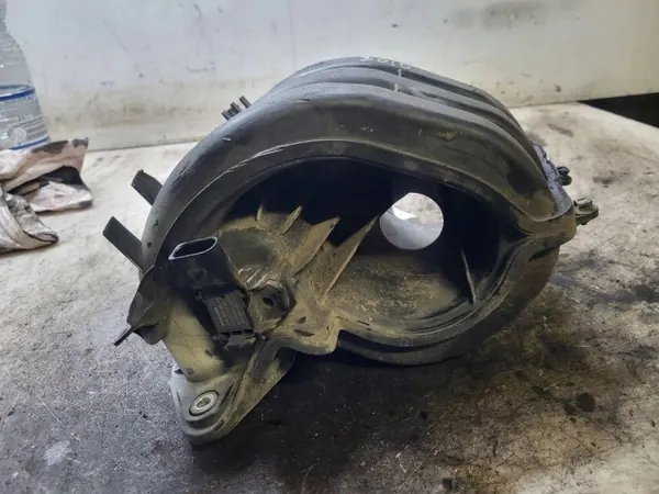 Intake Manifold VW POLO 04C133201L 1.0L 66kW image 5