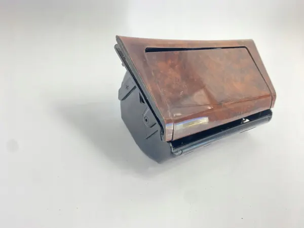 Voorste Asbak OEM POPIELNICZKA/SDV07621 Walnoot Mercedes W124 image 3