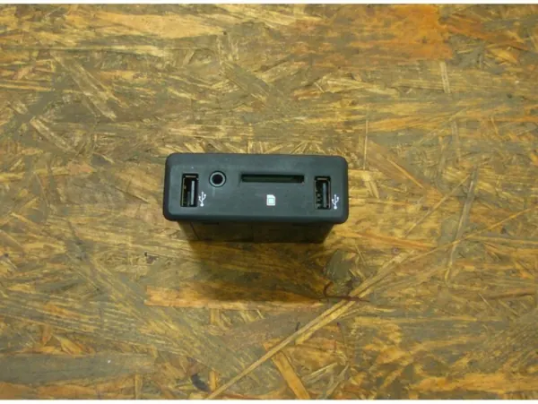 USB/AUX-latausmoduuli OEM 280237081R Renault Talisman image 2