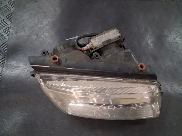 VW Passat B5 Oikea Etu Xenonlamppu OEM 06-441-1156R image 2