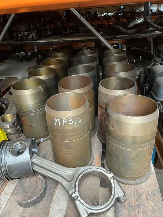 Tuleja Korbowód Mercedes Actros MP 2 MP 3 OM 501 image 1