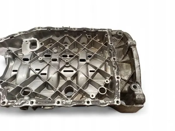 Cárter de aceite OEM 06J103503T para Audi Q3 8U - Usado image 5