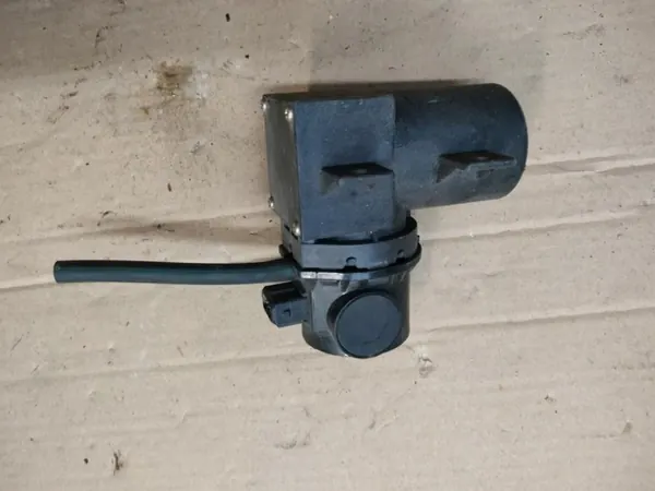 Audi 80 Coupe central låspump OEM 813862257 image 5