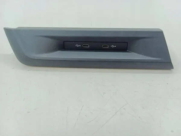 Port USB OEM 5NA035736 pour Volkswagen Golf VIII 2020 image 2