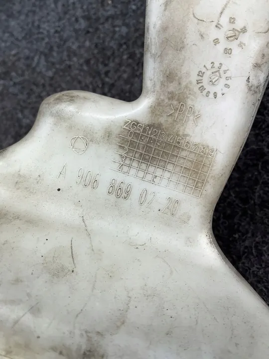 VW Crafter I Sprinter 906 Washer Reservoir A9068690220 image 2