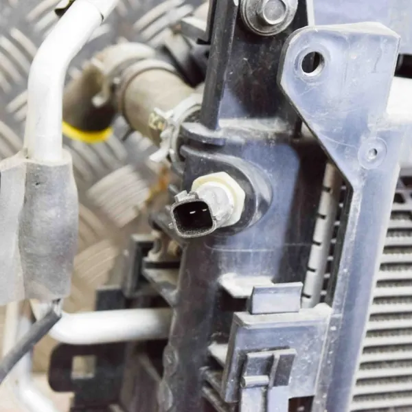 Peça Arrefecimento Nissan Leaf OEM A18700A28001 Usada image 3