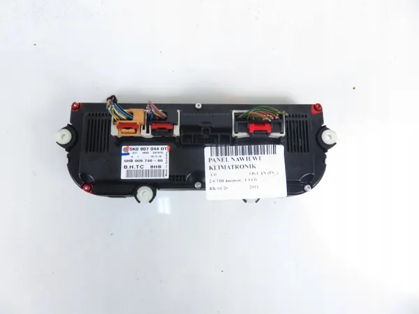 VW Tiguan ilmastointimoduuli OEM 5K0907044DT image 7