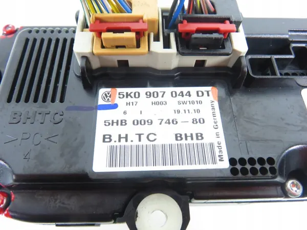 VW Tiguan ilmastointimoduuli OEM 5K0907044DT image 8