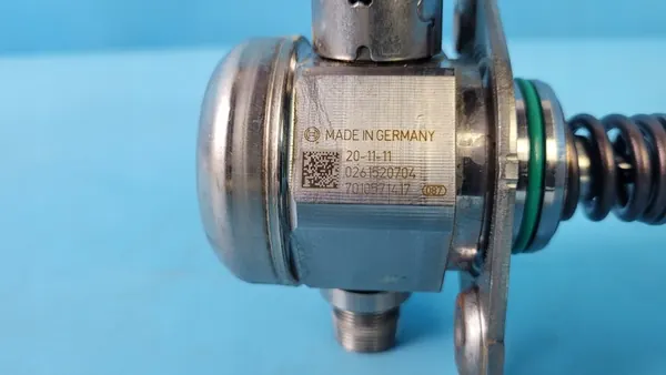 MERCEDES H247 GLA W177 2.0 CGI Brandstofpomp A2600700500 image 9