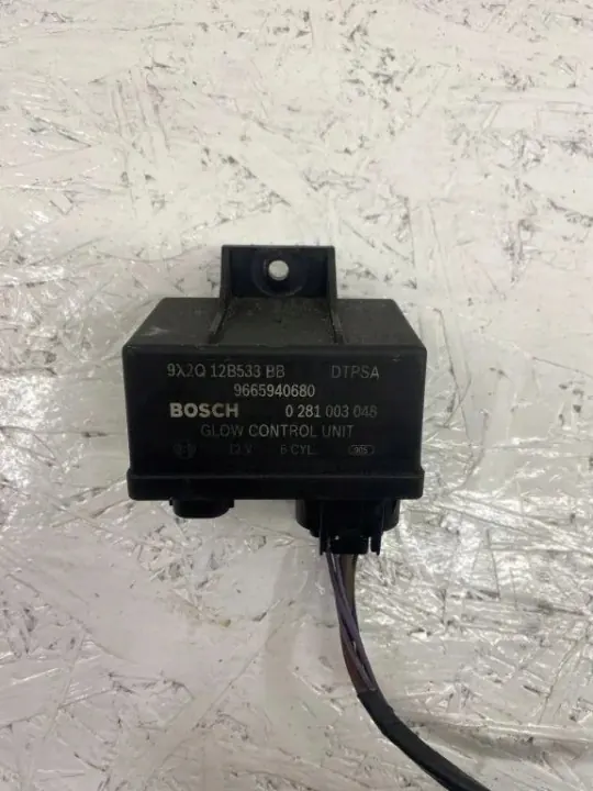 Begagnad Jaguar Glödstift OEM 9X2Q12B533 för XF 3.0L Diesel image 3