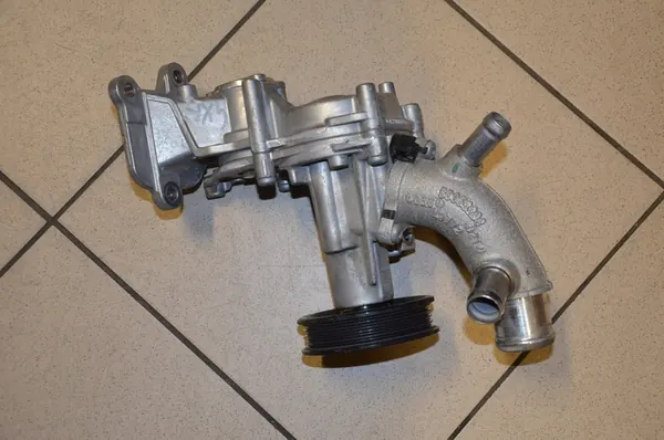 Tuyau de Pompe à Eau Jeep Wrangler JL 4xe 2.0T PHEV image 1