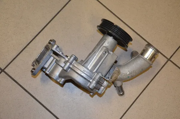 Tuyau de Pompe à Eau Jeep Wrangler JL 4xe 2.0T PHEV image 2