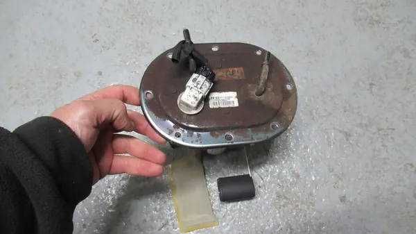 Bomba de combustível KIA SPORTAGE II 2.0 16V 31110-2E001 image 3