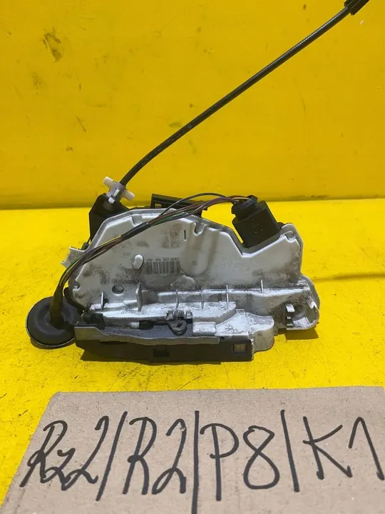 Vänster framdörrslås Skoda Superb B6 2012 5N1837015D image 6