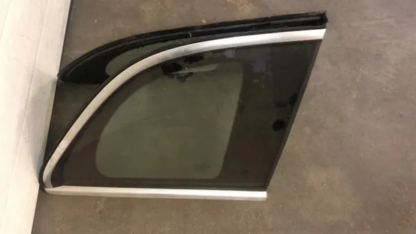 Käytetty sivulasi OEM 43R001072 Mercedes W213:lle image 3