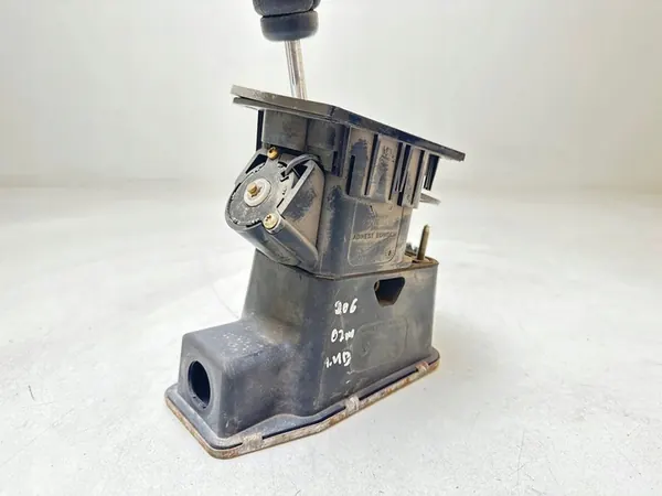 2002 Peugeot 206 Actionneur de coffre 201029 image 3