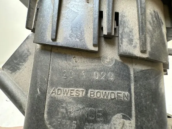 2002 Peugeot 206 Actionneur de coffre 201029 image 6