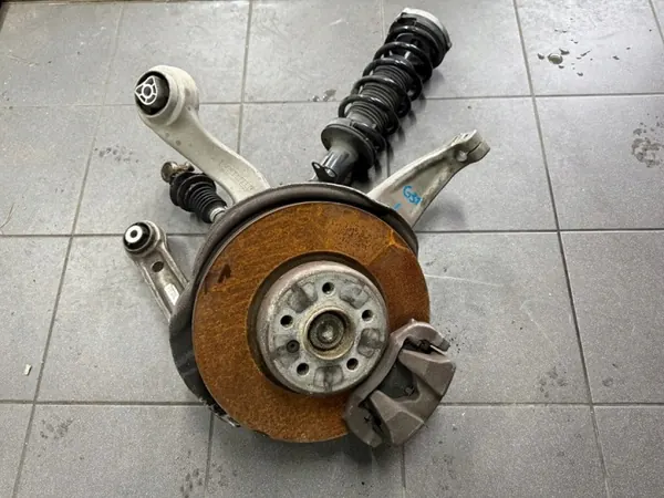 Pivot Roue Avant Gauche BMW G30 G31 2.0D X-Drive image 2
