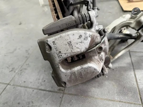 Pivot Roue Avant Gauche BMW G30 G31 2.0D X-Drive image 6