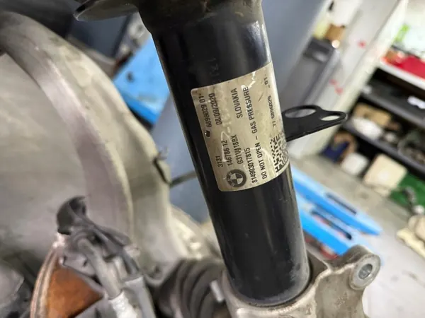 Pivot Roue Avant Gauche BMW G30 G31 2.0D X-Drive image 7