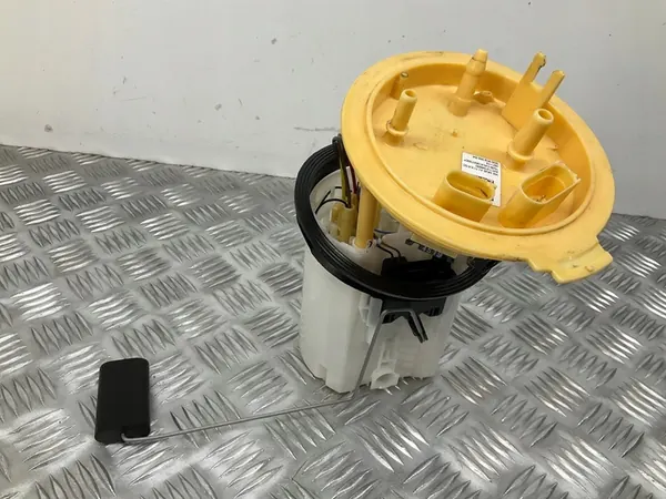 Brandstofpomp VW Audi A3 2.0 TDI image 2