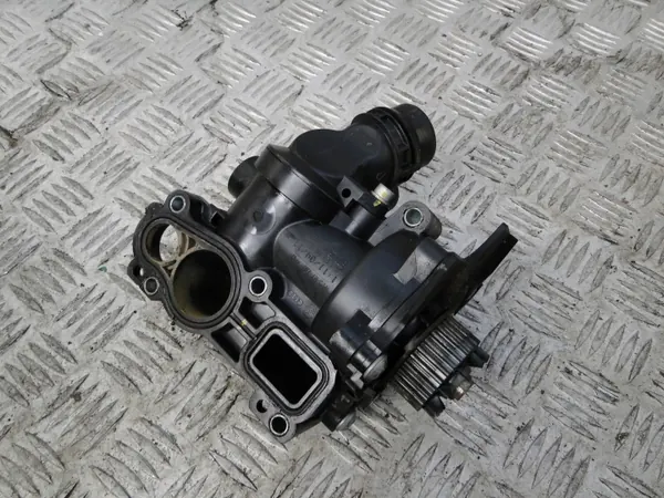 Pompe à eau Audi Q3 OEM 06J121111D - Occasion image 3