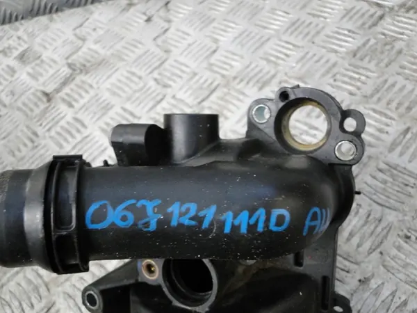 Pompe à eau Audi Q3 OEM 06J121111D - Occasion image 4