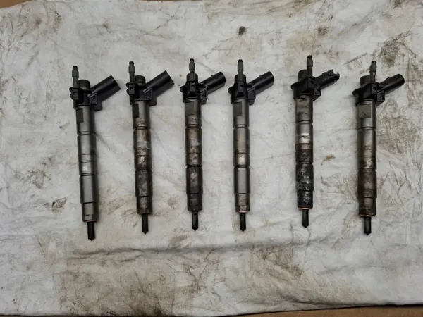 Juego de inyectores OEM 7823461 para BMW N57D30B image 2