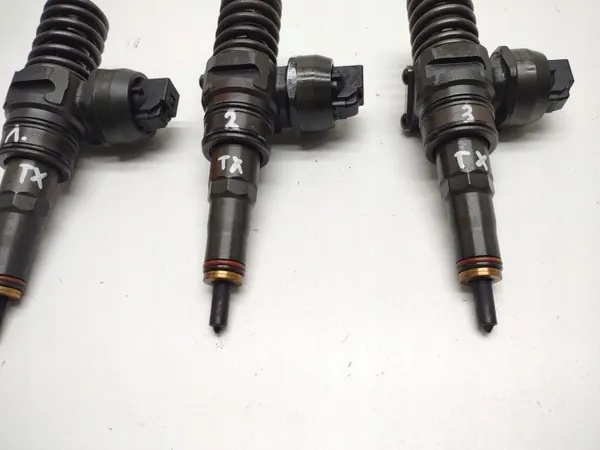 Scheibenwaschpumpe OEM 038130073TX - Gebraucht image 3