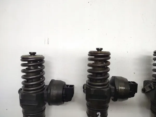 Scheibenwaschpumpe OEM 038130073TX - Gebraucht image 4