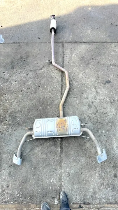 OEM A2464910400 Mercedes Pakoputki Vaimennin Käytetty image 3