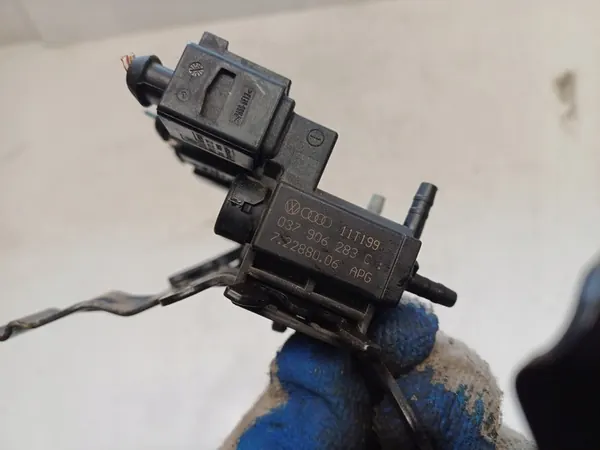 Válvula de vácuo AUDI A6 C7 3.0TFSI 037906283C image 6