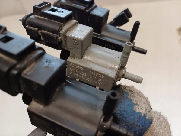 Válvula de vácuo AUDI A6 C7 3.0TFSI 037906283C image 7