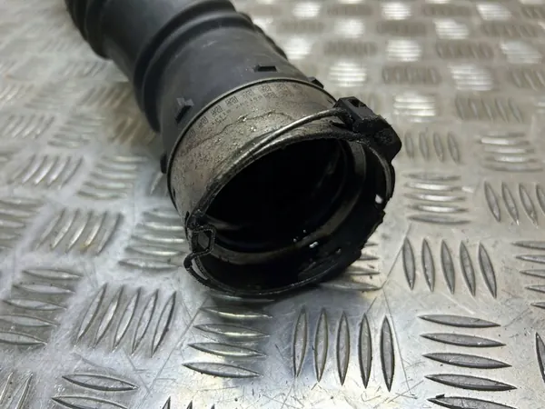 BMW 5 F10 F11 Intercooler Schlauch 7612091 image 2