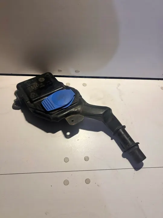 Réservoir de lave-glace OEM 8T1 955 463 pour Audi A4 B8 image 2