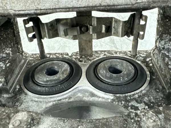 Audi A6 S6 C7 Jarrulevy & Jarrusatula Set OEM 8R0615105CD image 9